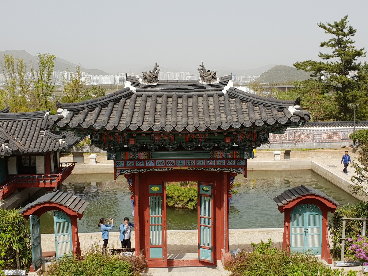 2018년4월15일 한국정원. 현재 풍경을 뜻하지 않습니다.